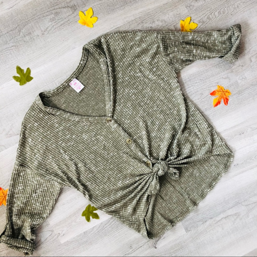 No Boundaries Green Button Up Light Sweater Tie